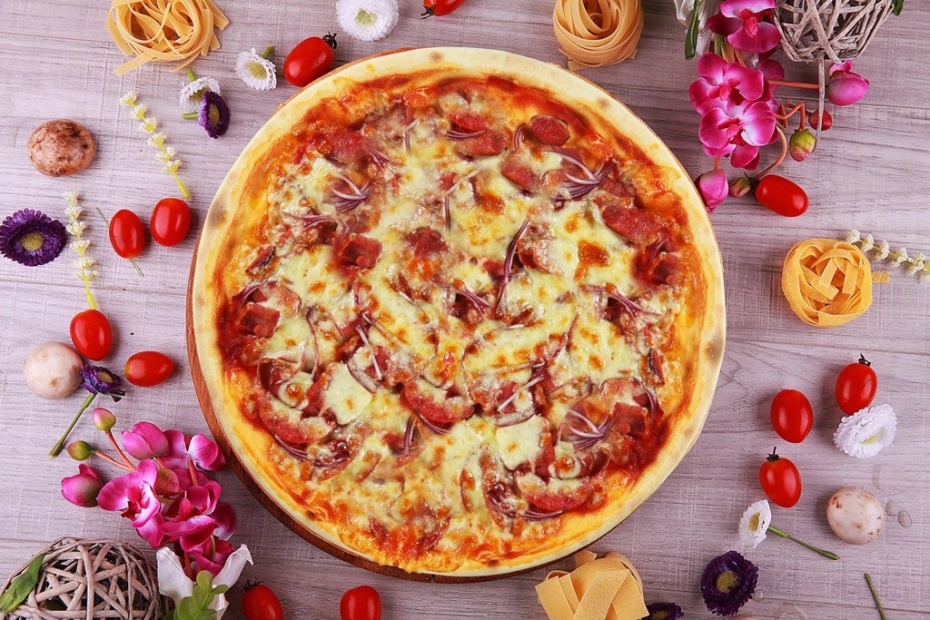 La Pizza piatto di salsicce