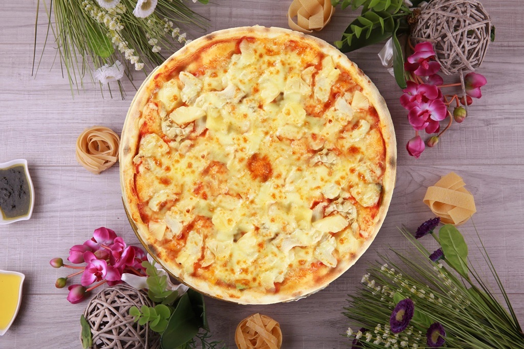 Курица с ананасом
