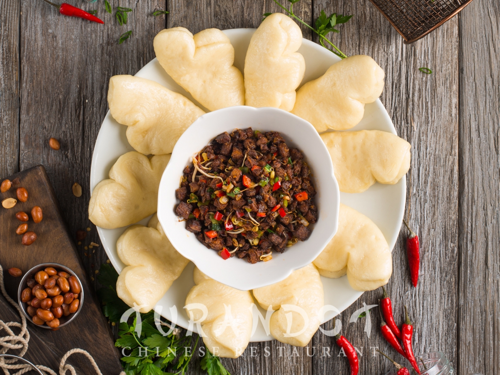 ГОВЯДИНА С ЛЕПЕШКАМИ